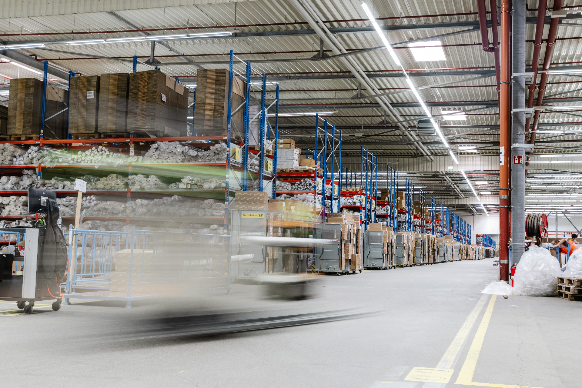 Bewegung im Lager bei BA Logistics Dormagen
